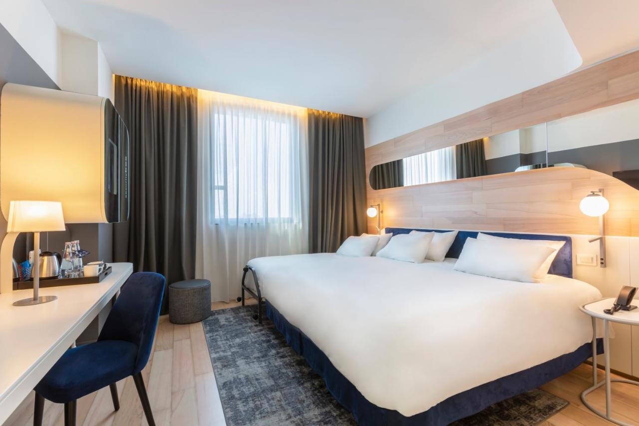 Hotel Voco Milan-Fiere By Ihg Esterno foto