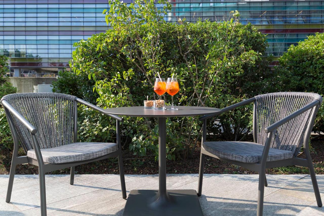 Hotel Voco Milan-Fiere By Ihg Esterno foto
